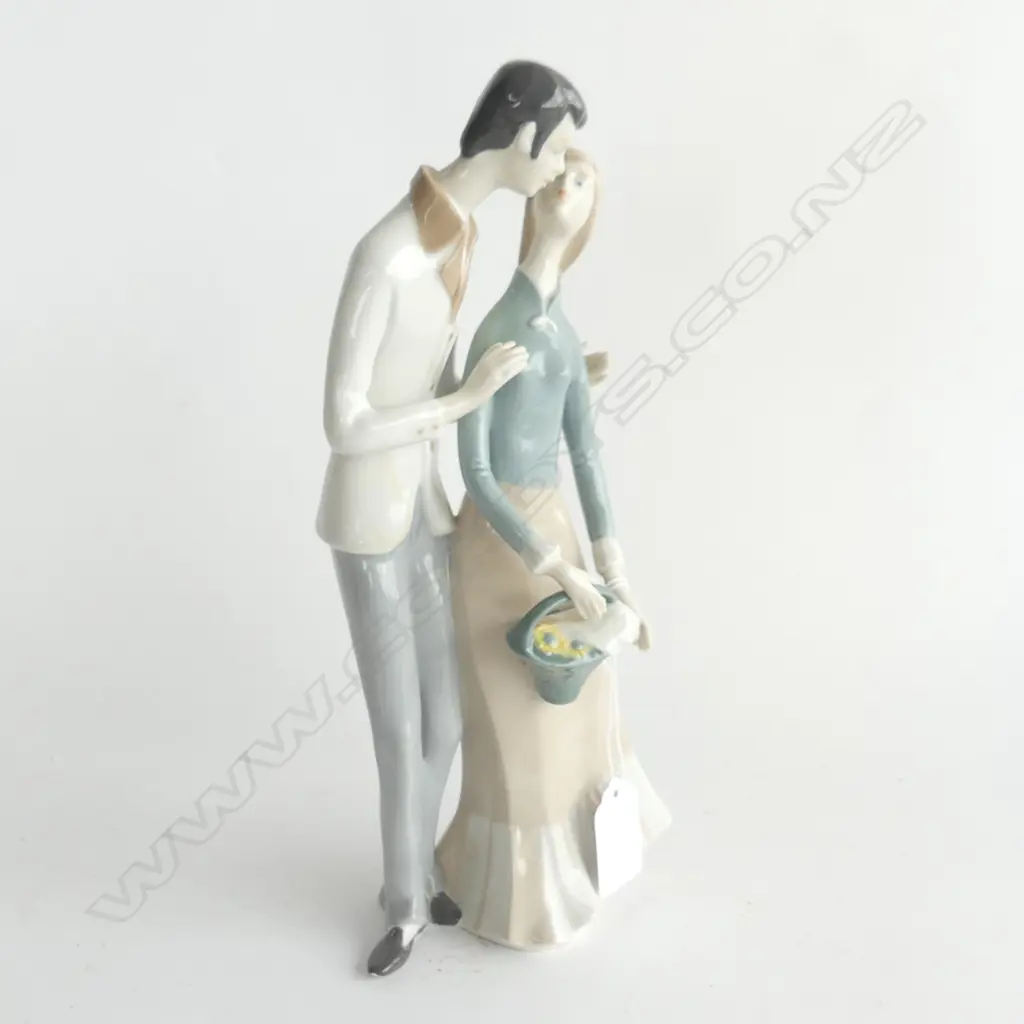 GERMAN COUPLE FIGURINE H.260mm Image 1++