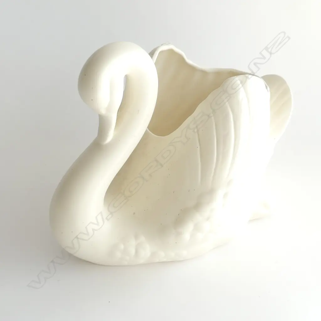 LARGE CROWN LYNN WHITE SWAN blue crown mark (20856) Image 1++