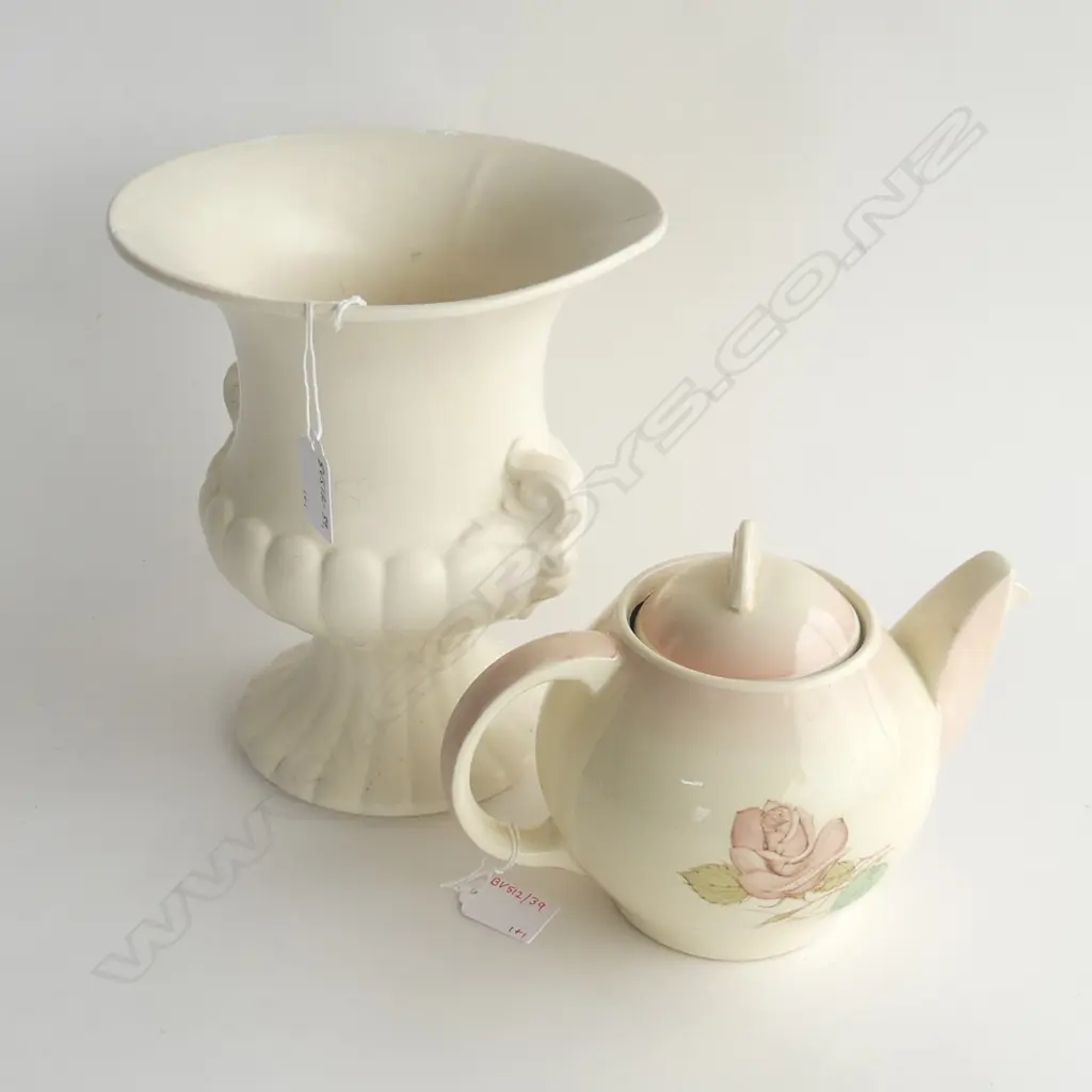 CROWN LYNN WHITE URN #593. fault to rim H.225mm & SUZIE COOPER TEAPOT CHIPS TO INSIDE LIP H160MM Image 1++