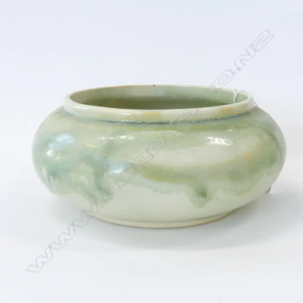 CROWN LYNN TRICKLE GLAZE BOWL VASE  (A COUPLE OF FLEA BITES TO RIM) DIA 185MM  (AK72)  Image 1++