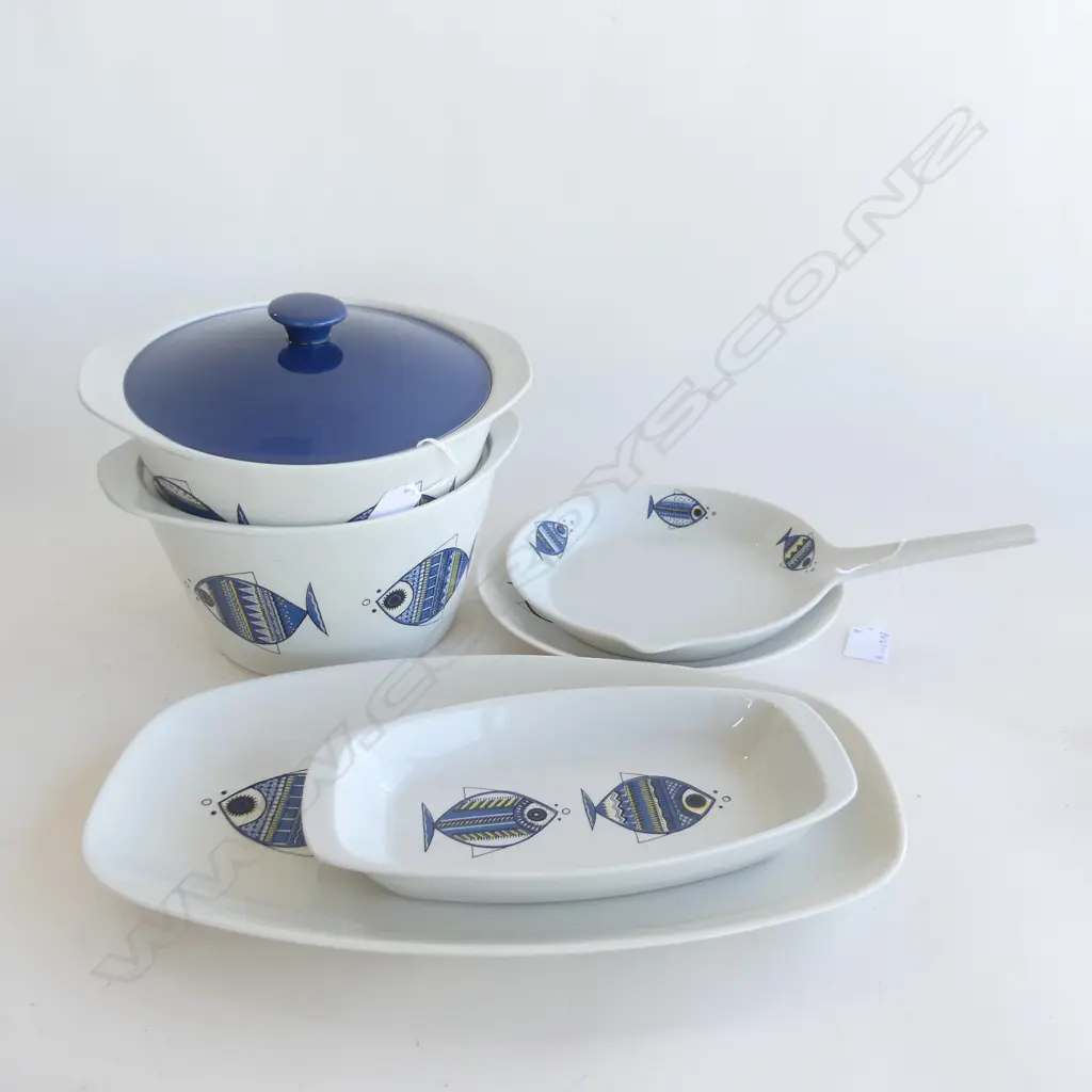 6 VILLEROY & BOCH 'VIKING' SERVING DISHES; 3 ASST PLATES, PAN WITH HANDLE & 2 CASSEROLE DISHES, 1 W LID (DIA 240MM) Image 1++
