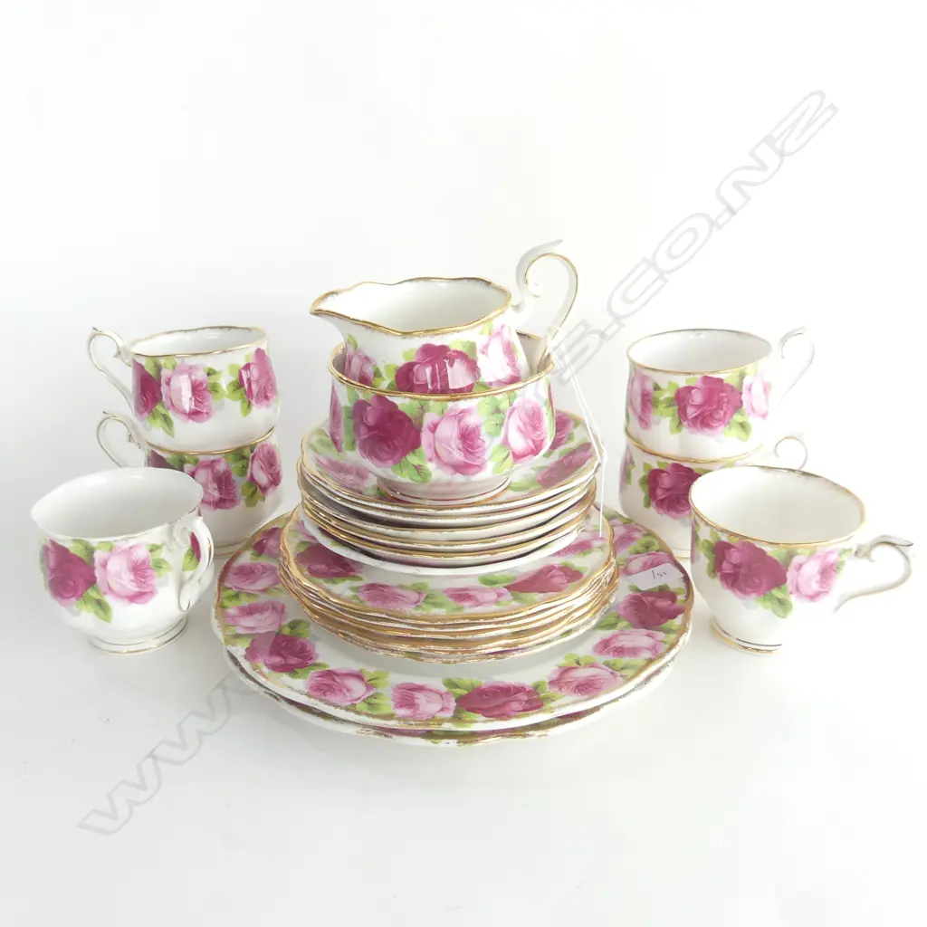 22 PCE ROYAL ALBERT OLD ENGLISH ROSE TEA SET; 6 TRIOS, MILK, SUGAR, 2 CAKE PLATES Image 1++