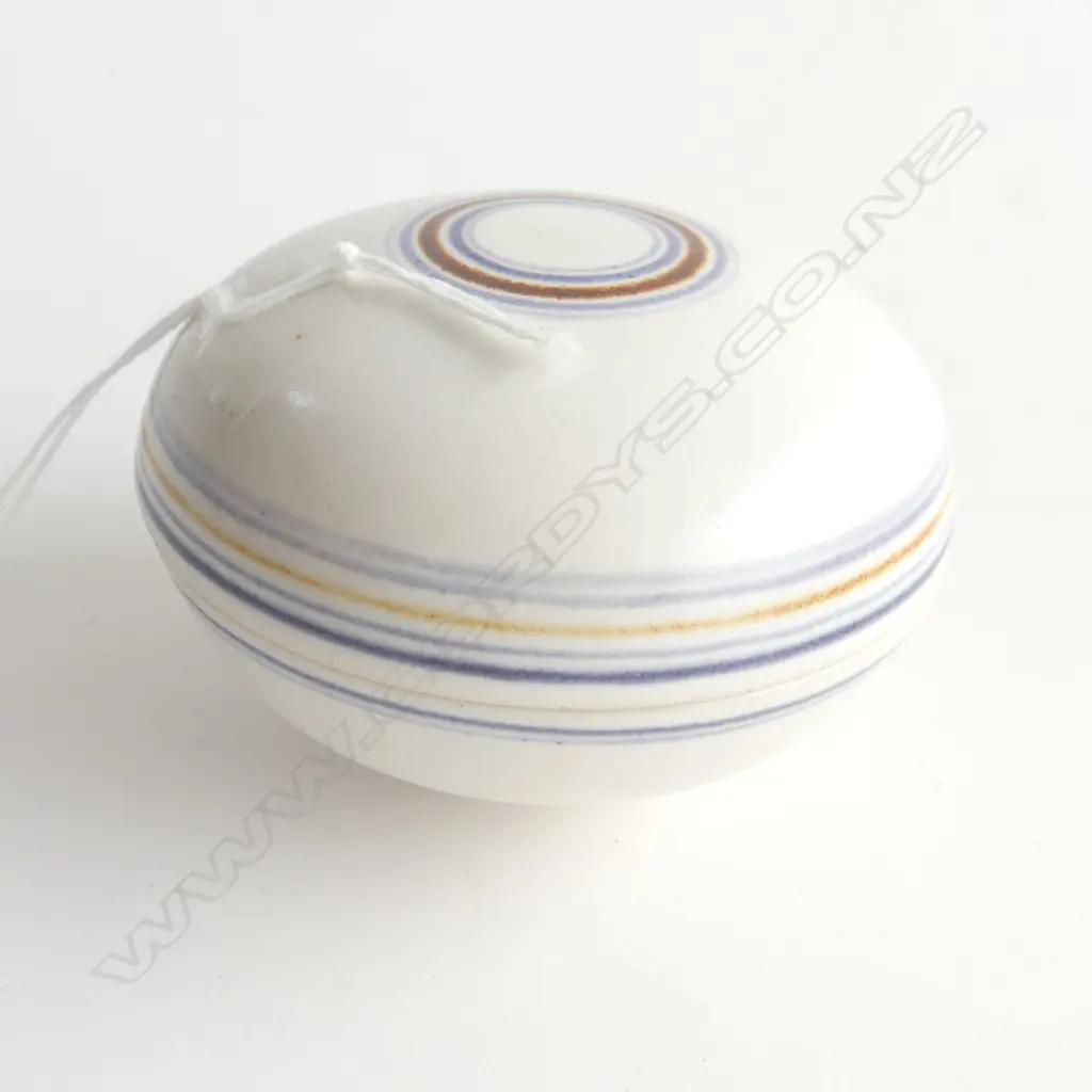 NZ STUDIO POTTERY FINE BLUE STRIPED GLAZED LIDDED BOX, W.90mm, AK20880 Image 1++