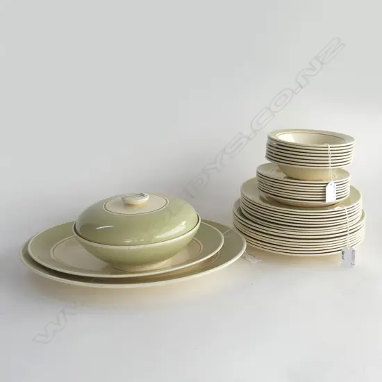 SUSIE COOPER ORCHID PATTERN PART DINNER SET; 8 PLACE SETTING ....