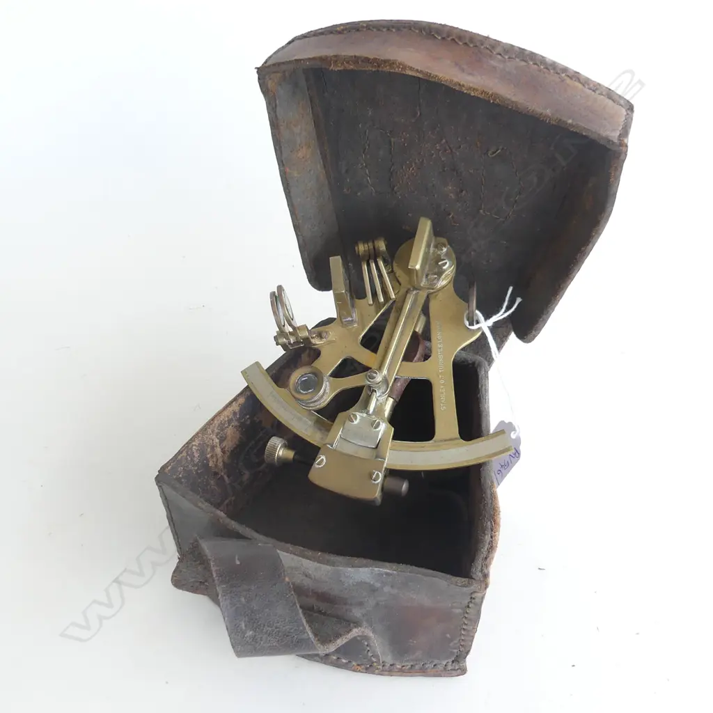BRASS SEXTANT IN LEATHER CASE; STANLEY TURNSTILE LONDON W.125mm (AK21136) Image 1++