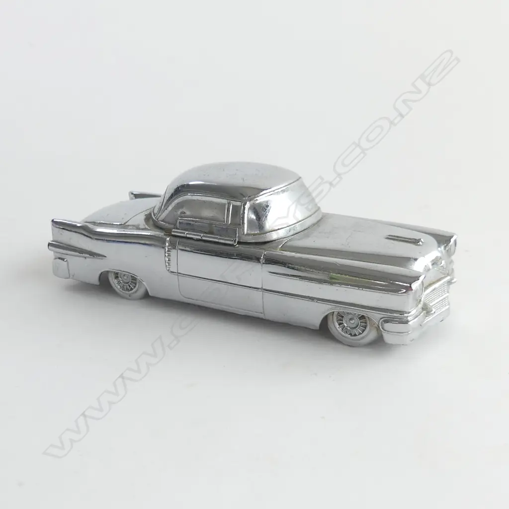 VINTAGE CHROME CAR TABLE LIGHTER, MADE IN JAPAN. L. 130MM Image 1++