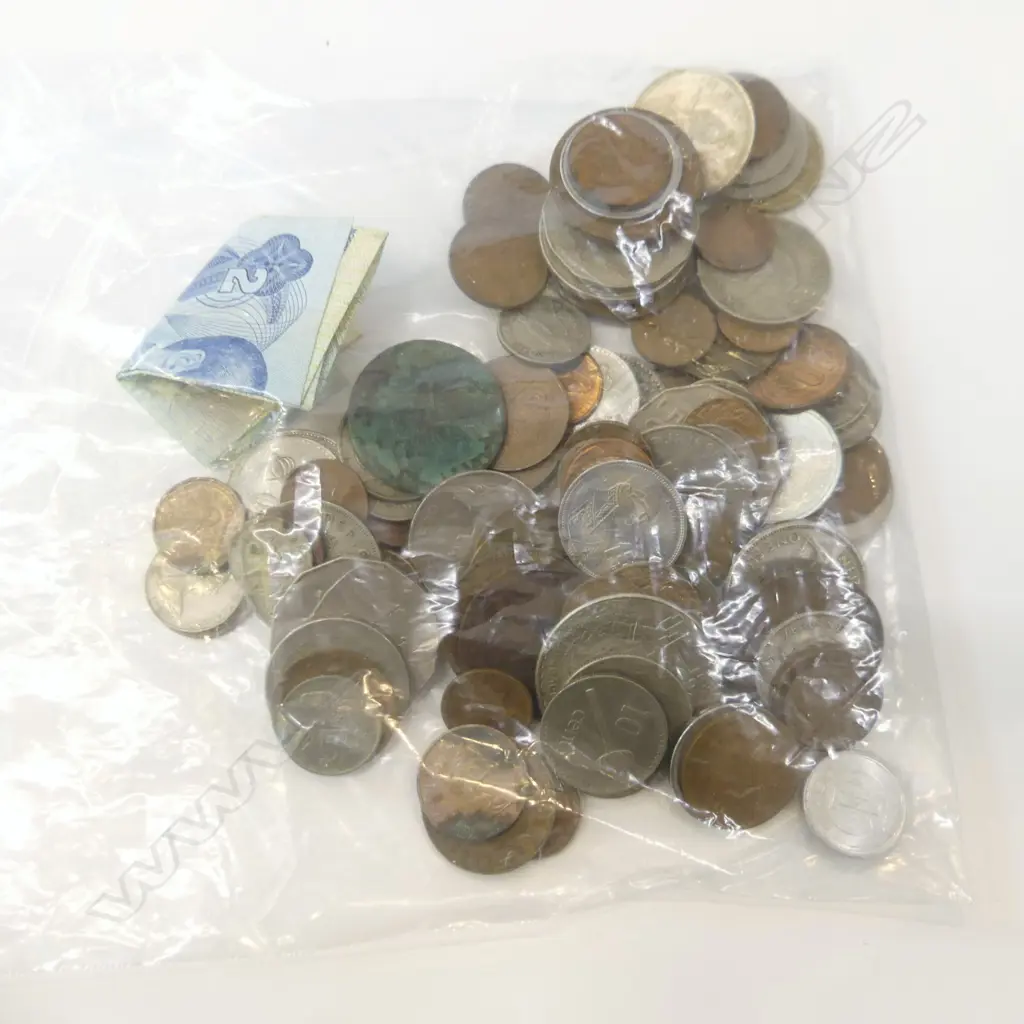 BAG ASST. COINS & NOTE Image 1++