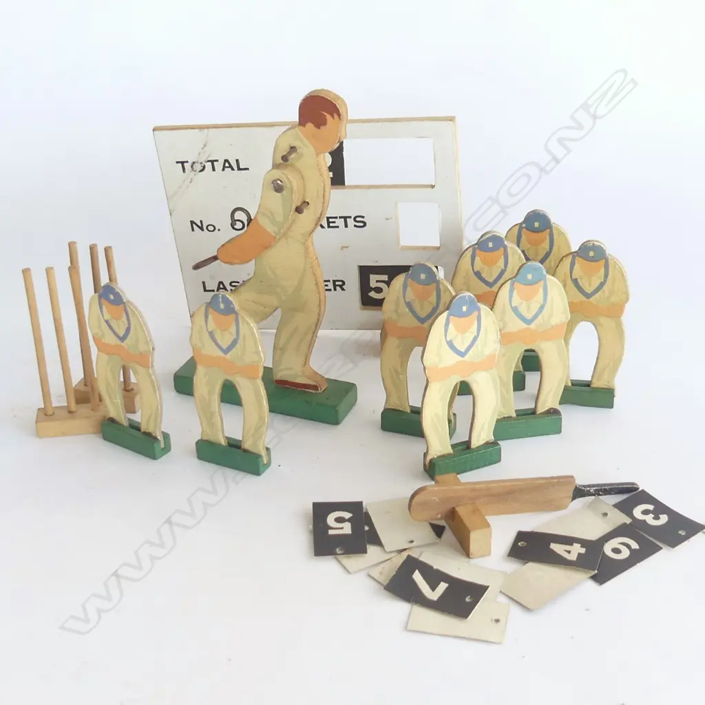 VINTAGE WOODEN TOY CRICKET GAME SET, PLAYERS, SCORE BOARD, WICKETS, BAT ETC.. Image 1++