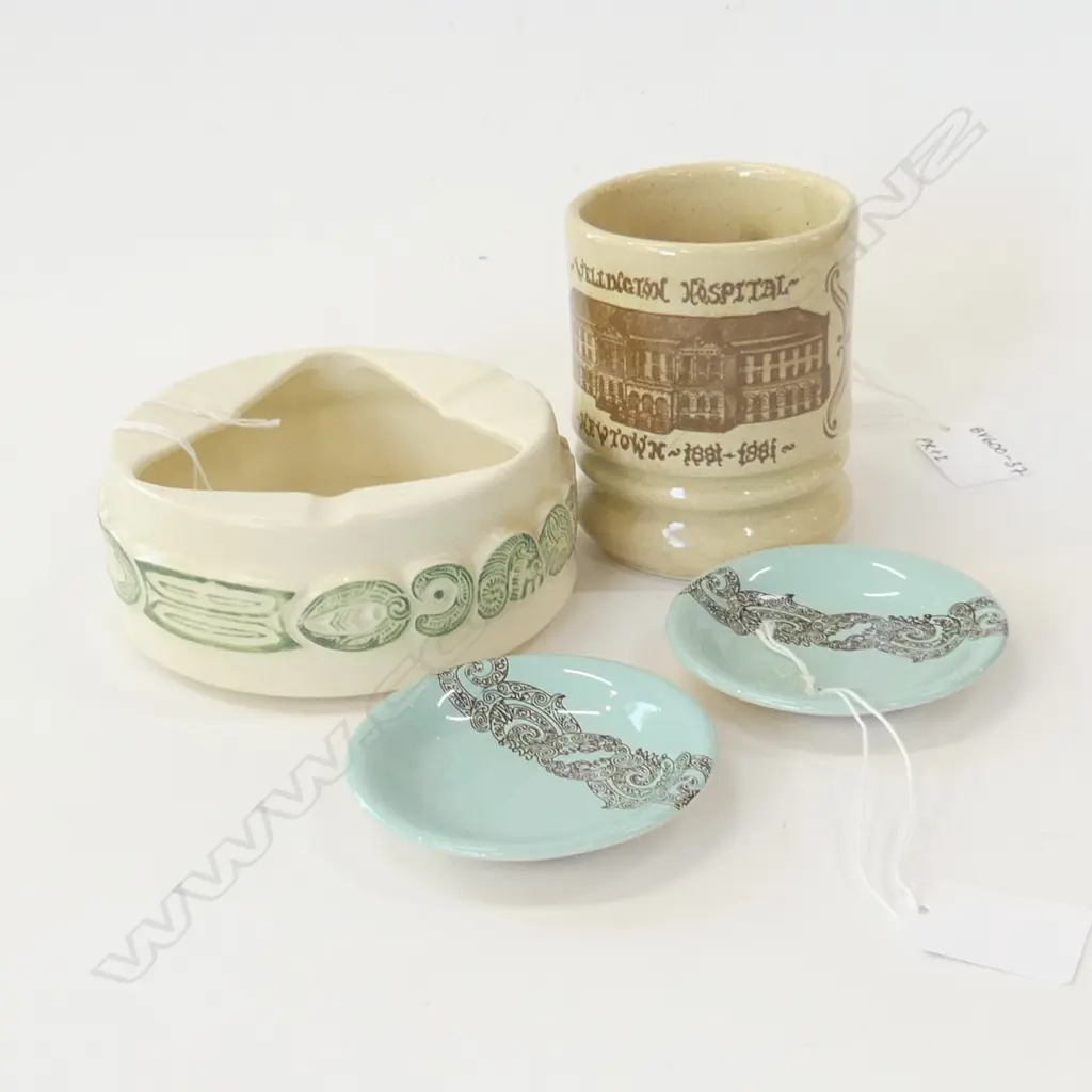 CROWN LYNN; MAORI THEMED ASHTRAY (DIA 120MM) 2 SM AIR NZ TEAL DISHES (DIA 80MM) & TITIANWARE WELLINGTON HOSP MUG (AK68)  Image 1++