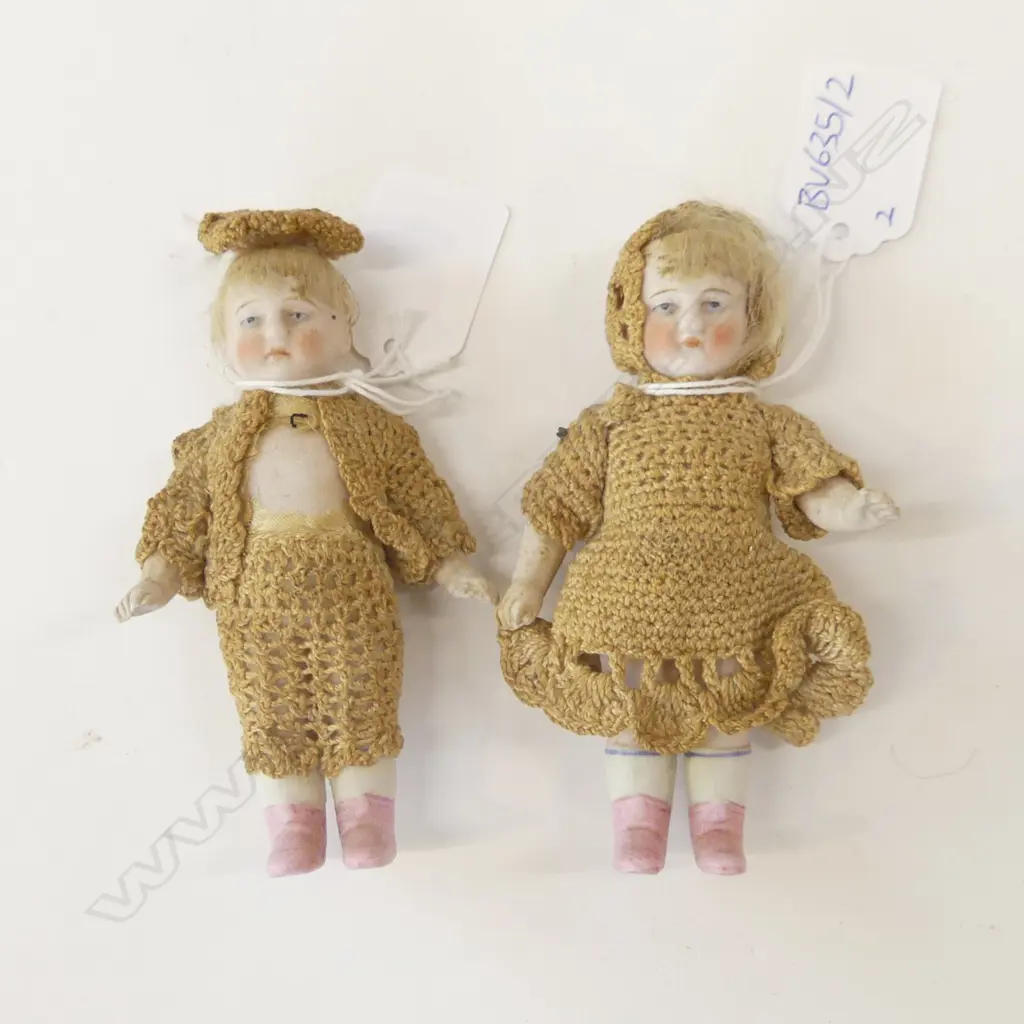 PAIR MI NATURE VINTAGE PORCELIAN DOLLS IN CROCHET COSTUME  Image 1++