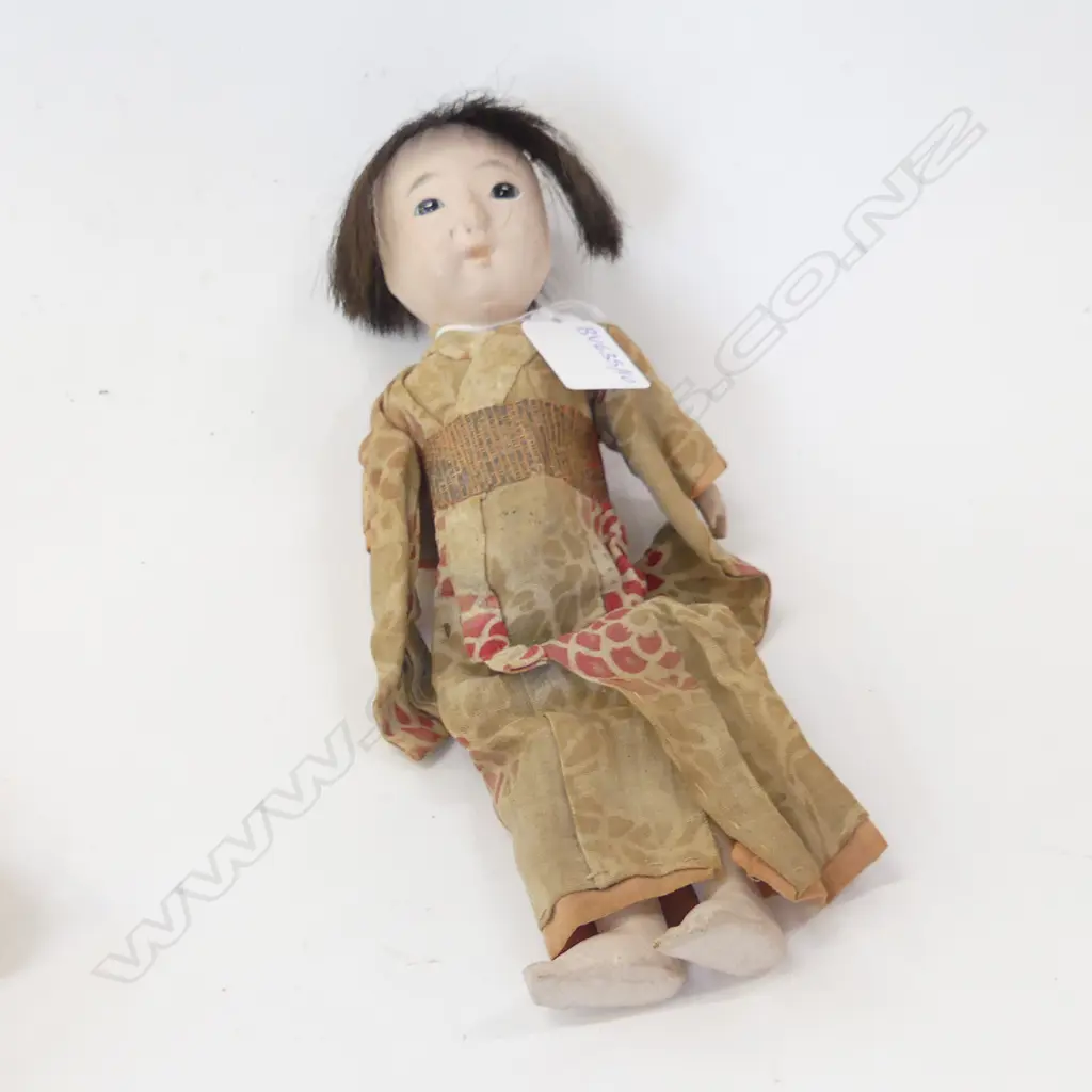 ANTIQUE JAPANESE DOLL Image 1++