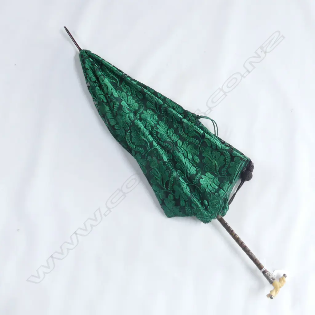 ANTIQUE SUN UMBRELLA; GREEN EMBROIDERY L.870mm Image 1++