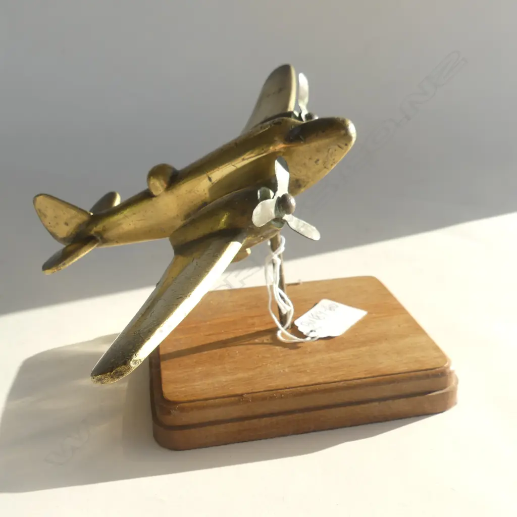 OLD BRASS WW2  TWIN ENGINED BOMBER AEROPLANE ON STAND. W 234mm Image 1++