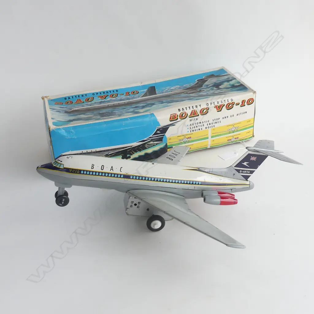 VINTAGE BATTERY OPERATED BOAC VC10 PLANE, IN ORIGINAL BOX (20516) Image 1++