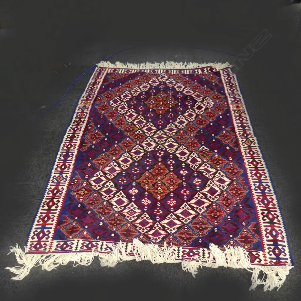 LARGE KELIM RUG, 1400 x 1900mm Image 1++