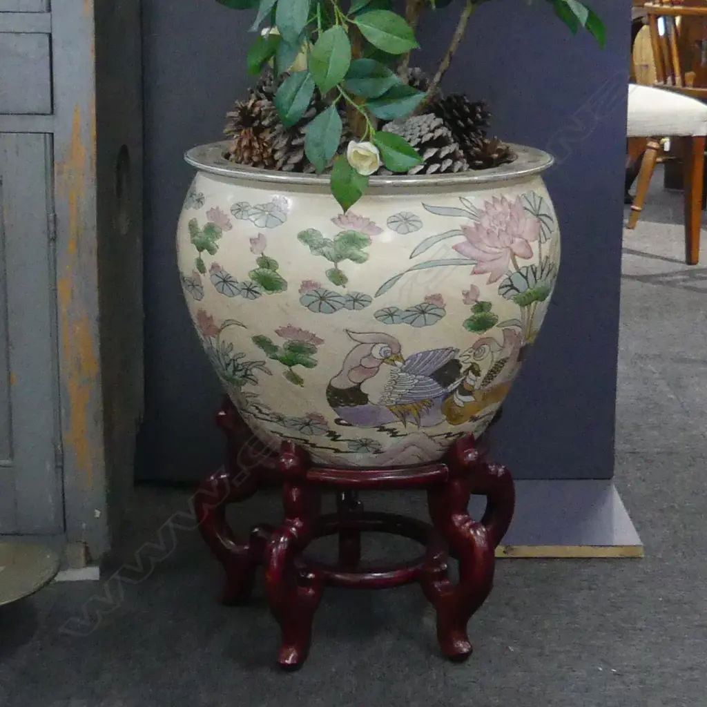PR LARGE POTS ON WOODEN STANDS EACH WITH ORNAMENTAL PLANTS H. 440MM (WITHOUT PLANTS) Image 1++