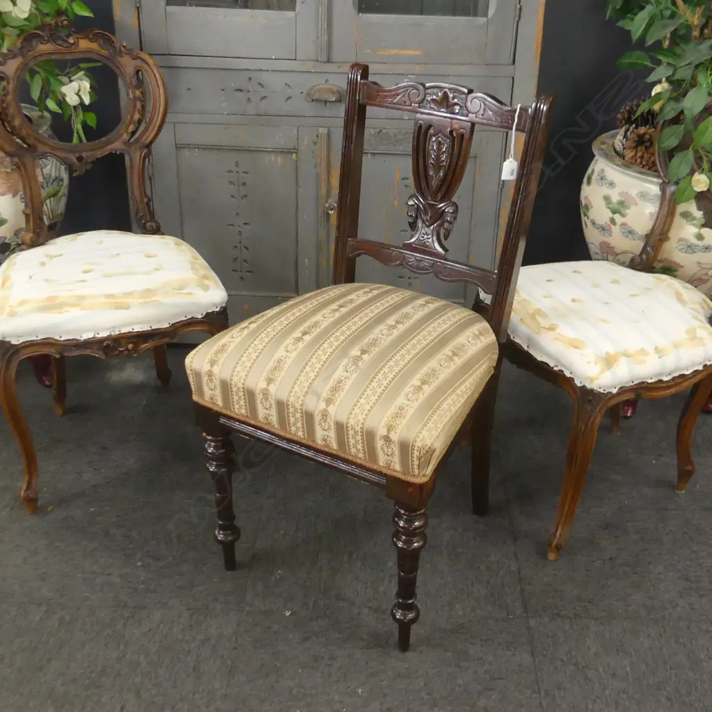 VICTORIAN CHAIR Image 1++