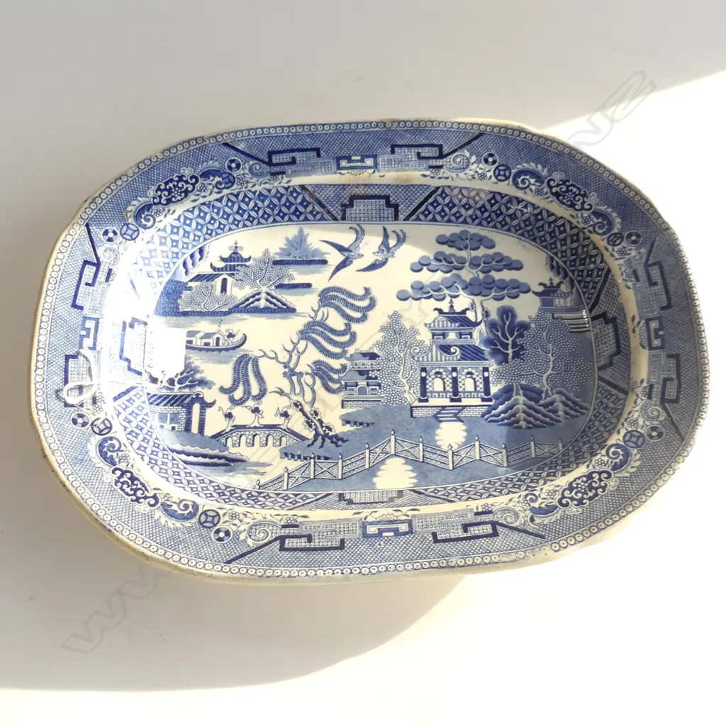 VICTORIAN WILLOW PATTERN ASHET, SOME BRUISING. 400 X 320MM Image 1++
