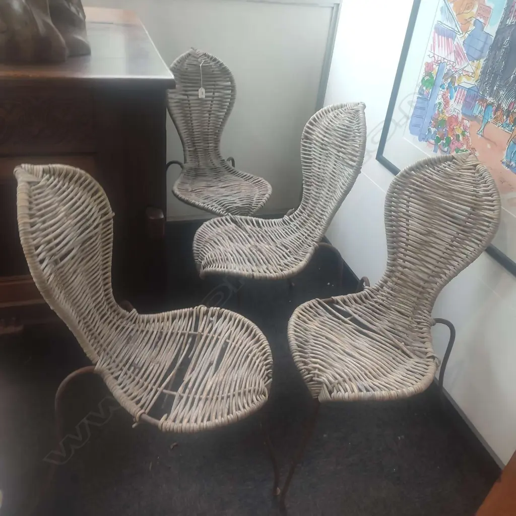 4 RONDEL 'PEANUT' CHAIRS AF Image 1++