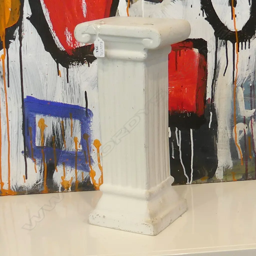 WHITE PAINTED POTTERY CORINTHIAN COLUMN H 400MM Image 1++