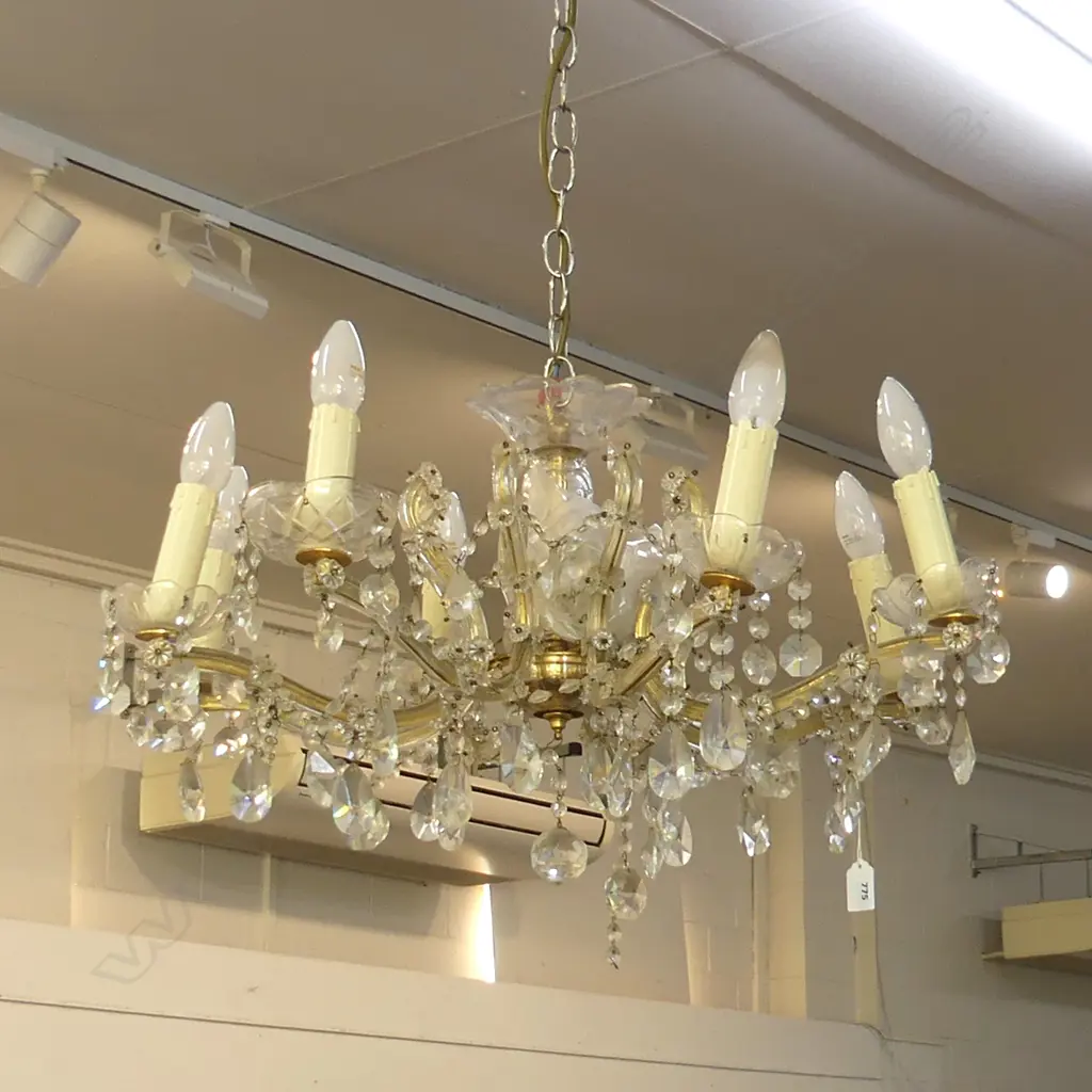 CRYSTAL 8 BRANCH CHANDELIER D 580MM  Image 1++