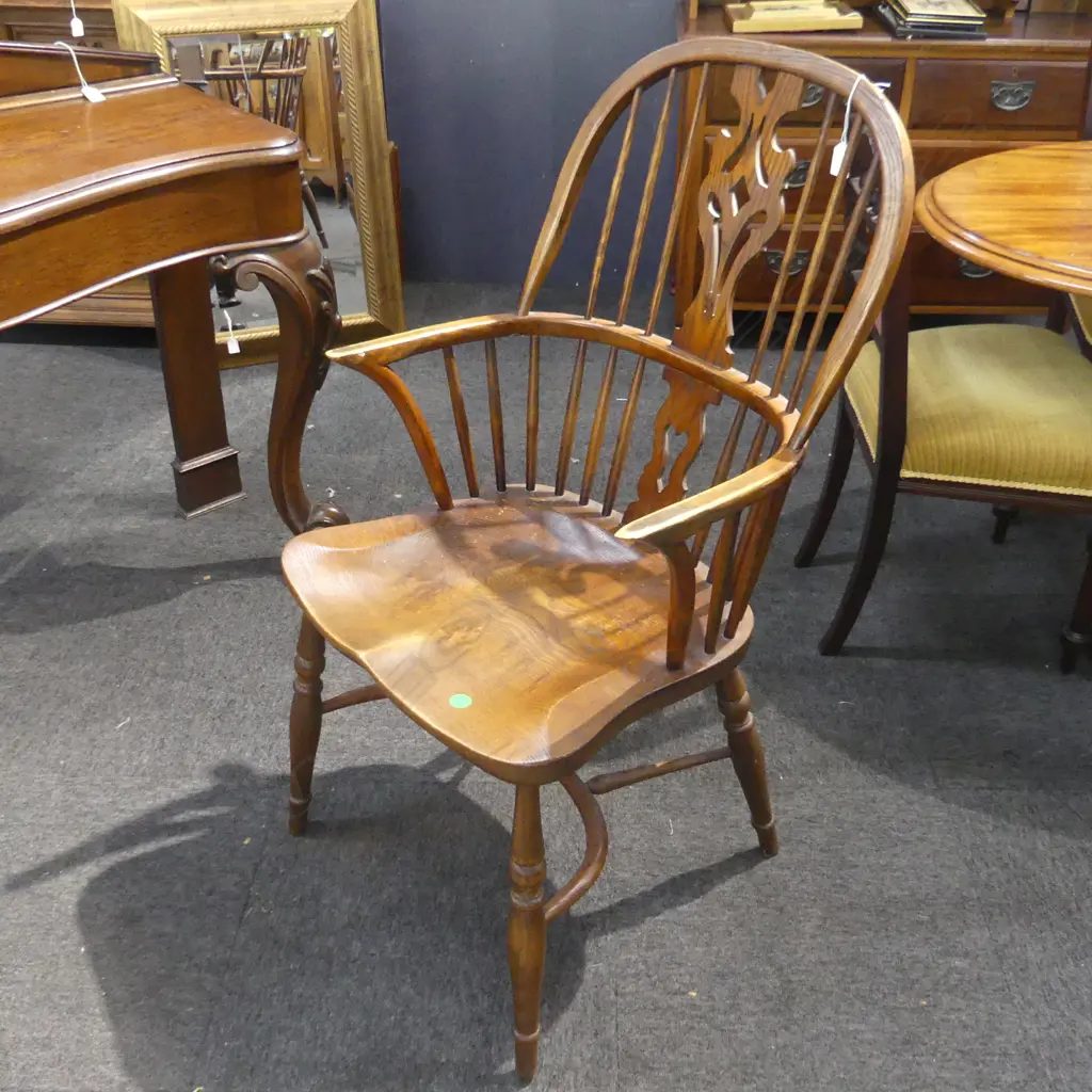 WINDSOR CHAIR Image 1++