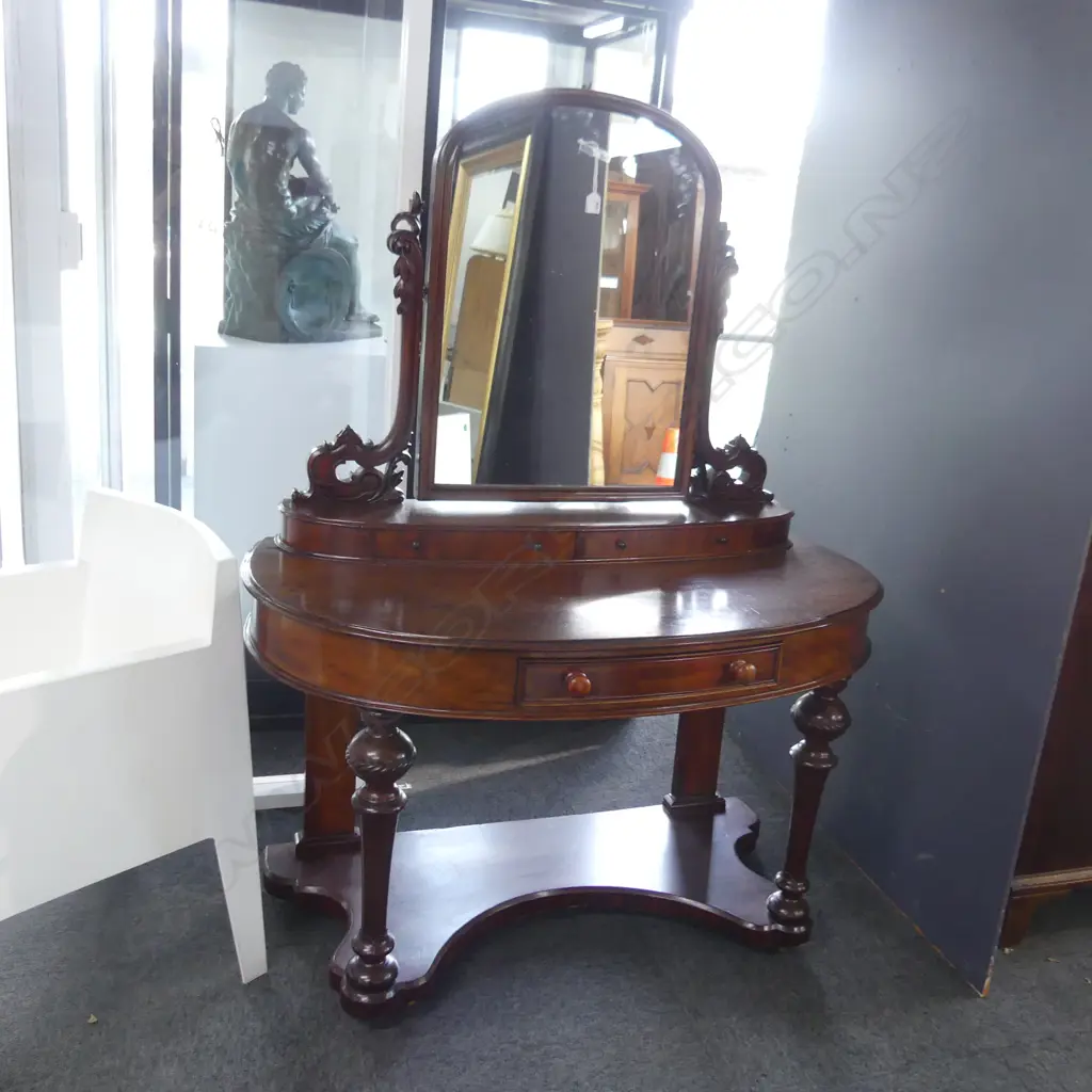 VICTORIAN MAHOGANY DRESSING TABLE  Image 1++