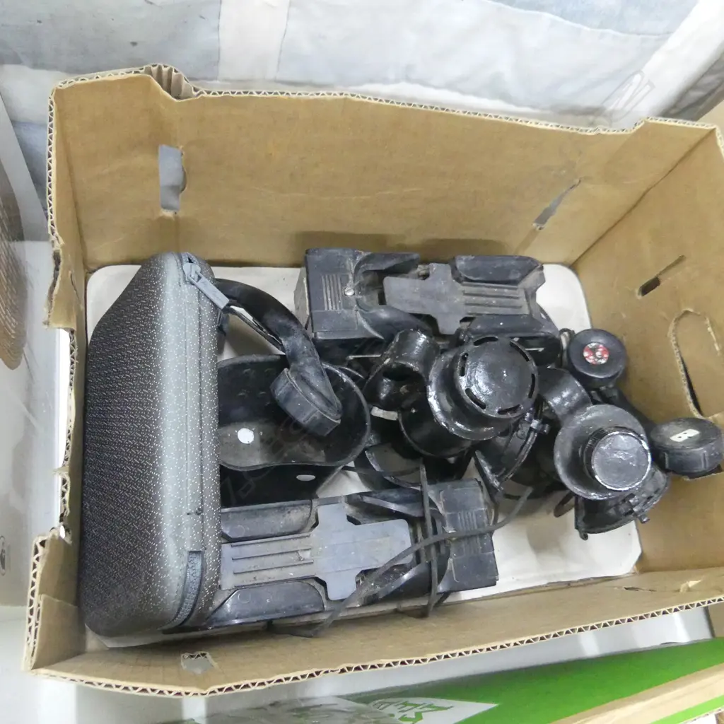 BOX LOT PR VINTAGE PHONES, PR SIGNAL LANTERNS Image 1++