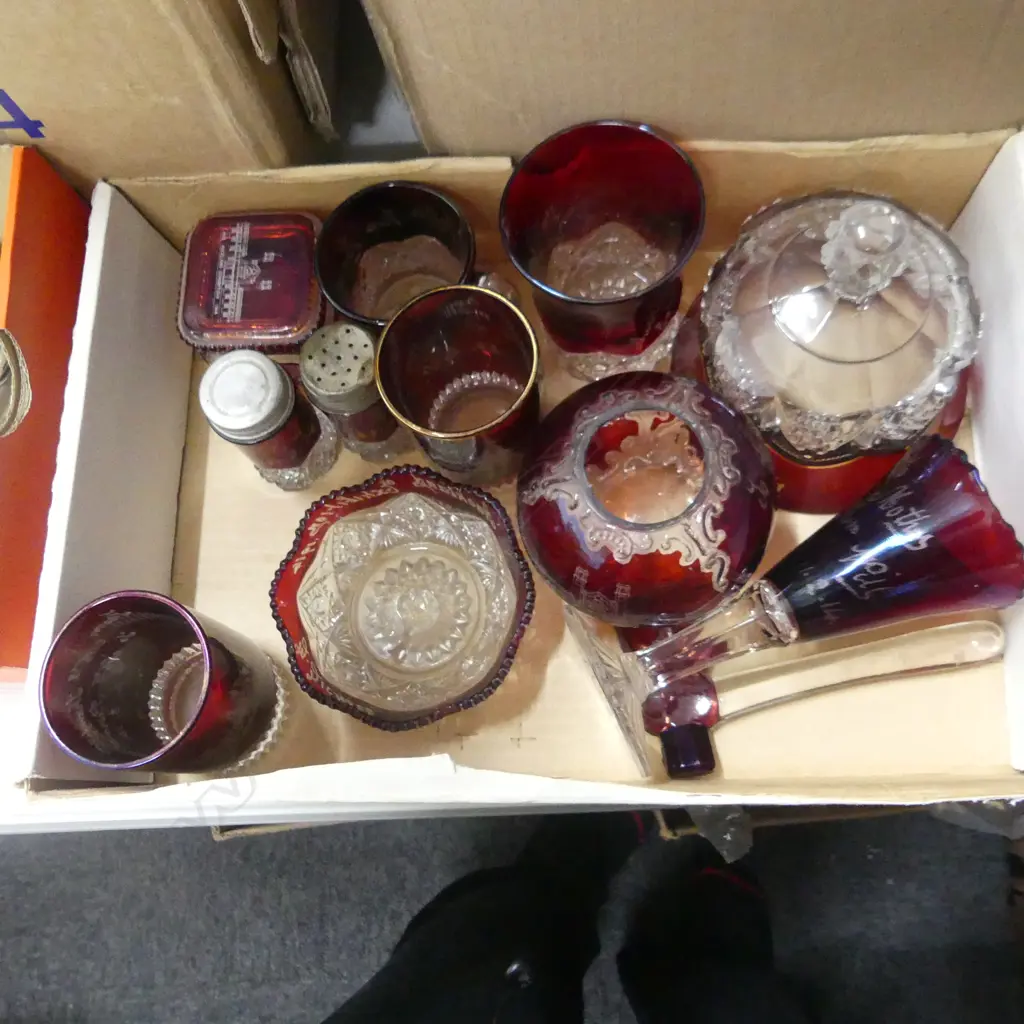 BOX 12 PIECES RUBY GLASS AUCKLAND SOUVENIR WARE Image 1++