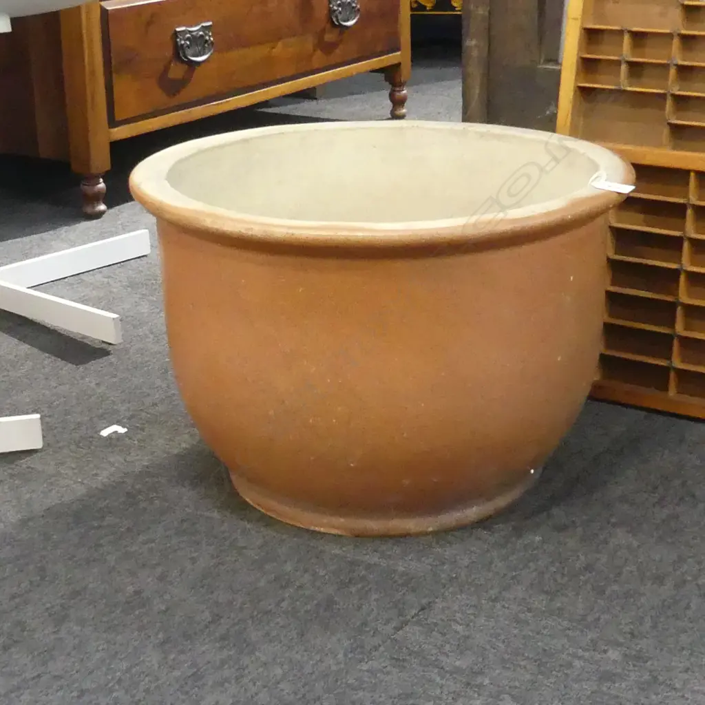 TERRACOTTA POT D 480MM H 320MM Image 1++