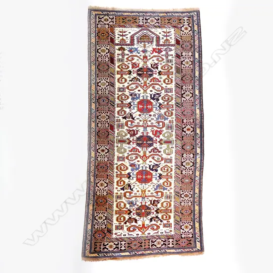 A fine Pirebadil, Kuba broad runner. Dated 1922. 300 x 143cm.