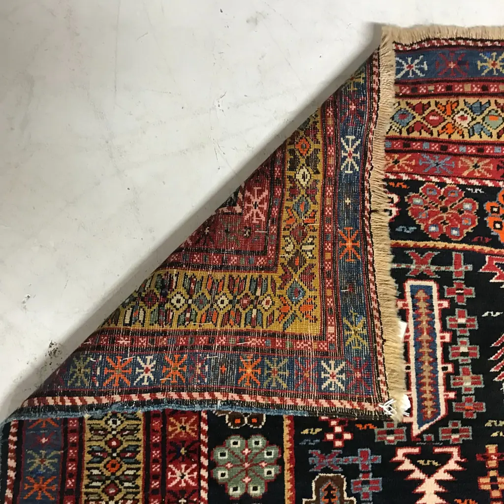 A good Shirvan Shiralibek broad runner. Early 20thC. 350 x 180cm. Image 1++