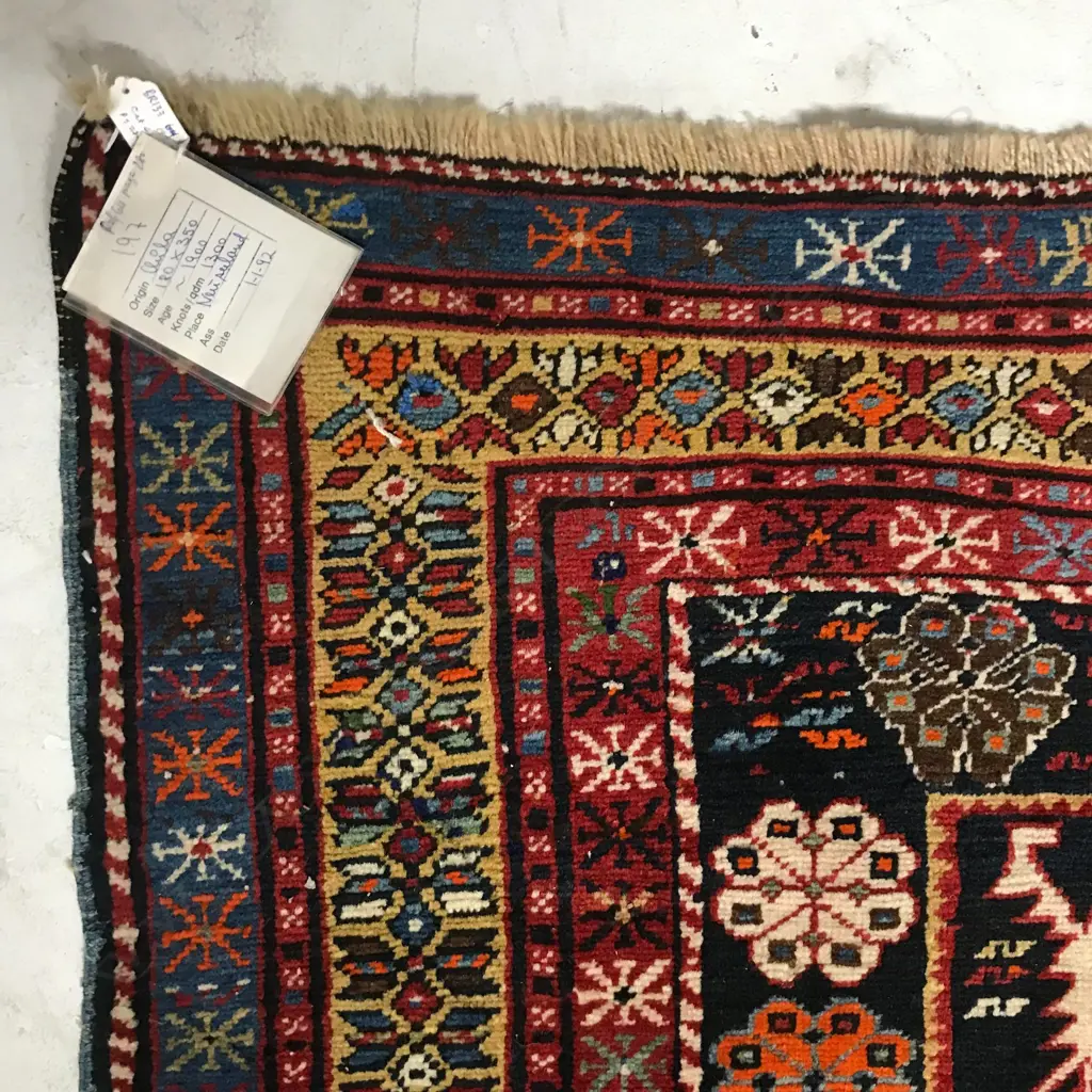 A good Shirvan Shiralibek broad runner. Early 20thC. 350 x 180cm. Image 1++