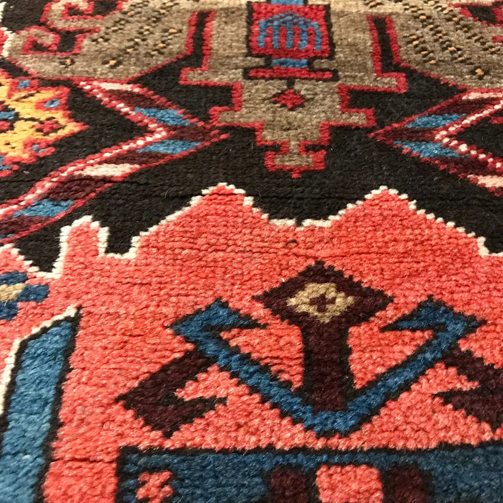A Shemakha, Shirvan rug, circa 1900. 290 x 128cm Image 1++
