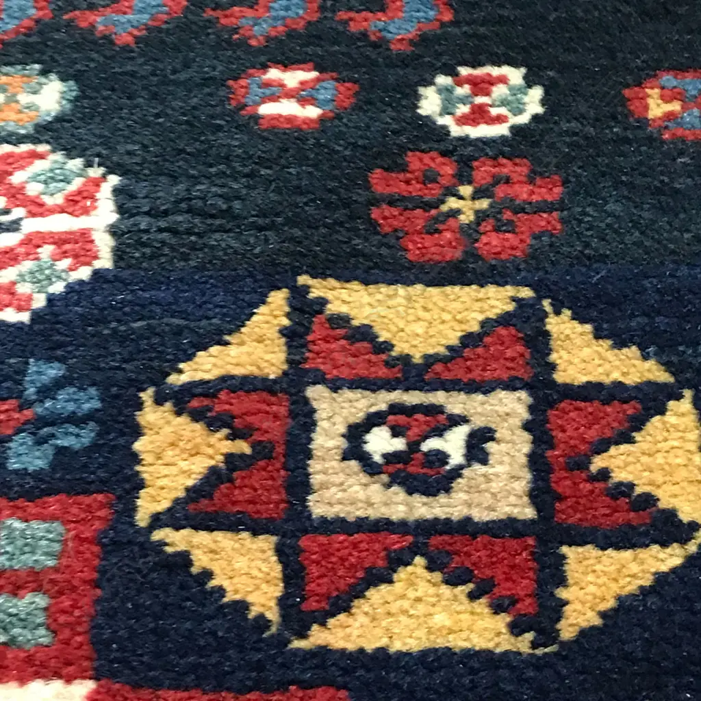 An Arjiman, Shirvan runner. Dated 1907, 309 x 119cm Image 1++