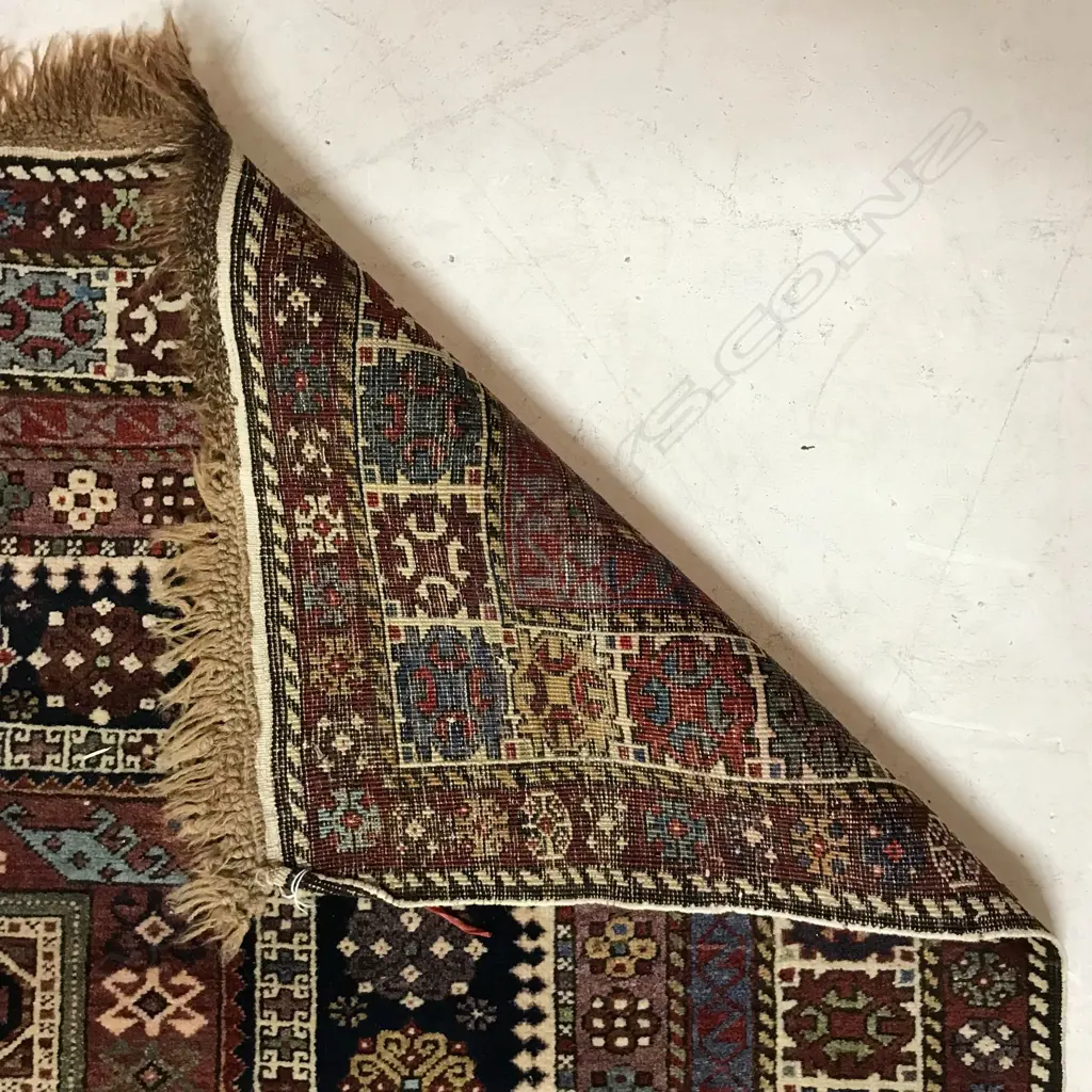 A good Gashad, Shirvan rug. First quarter 20thC. 265 x 140cm Image 1++