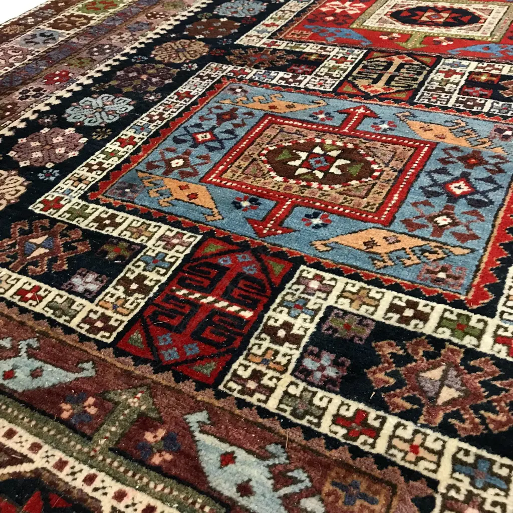 A good Gashad, Shirvan rug. First quarter 20thC. 265 x 140cm Image 1++