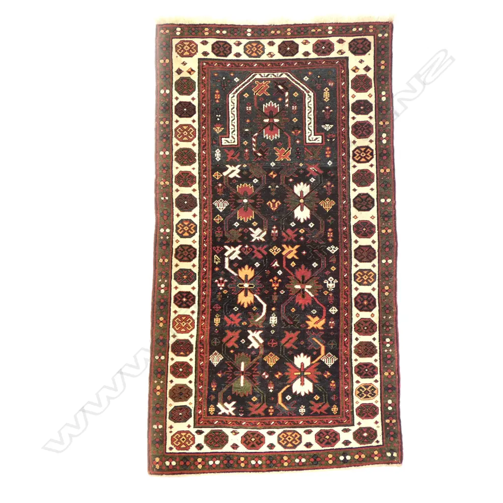 A Mihrabi Gyanja prayer rug. Second half 19thC. 158 x 85cm. Image 1++