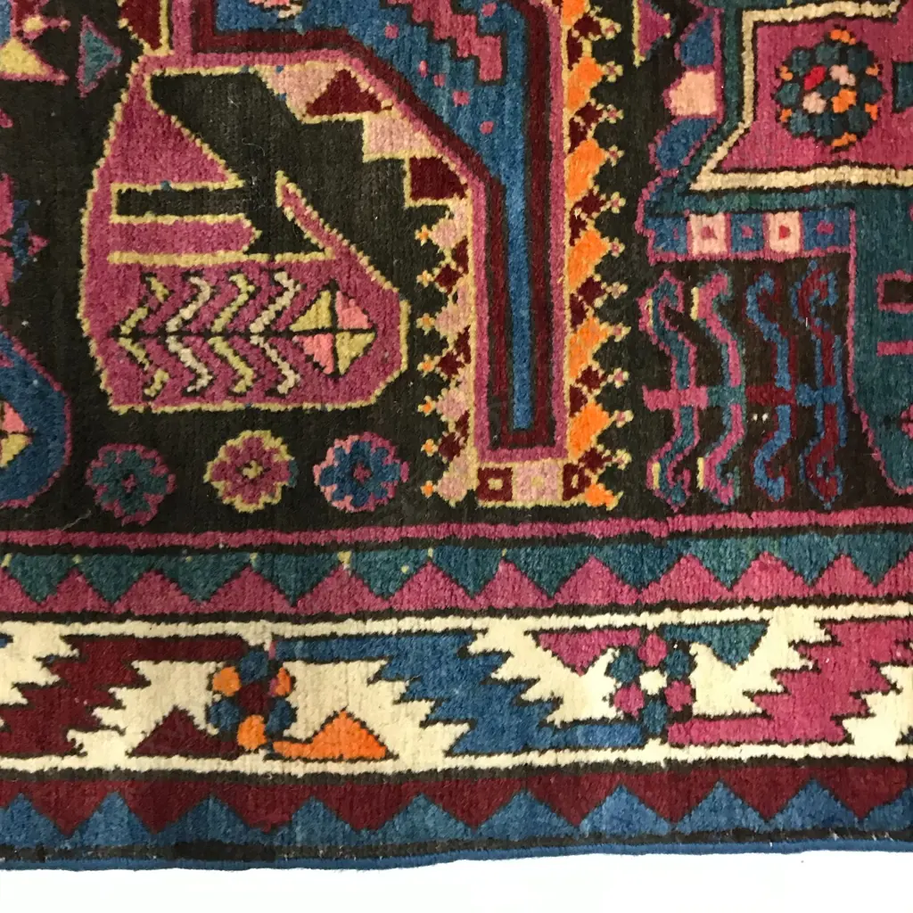 An Goradiz (Horadiz), Karabakh 'buynuz' runner. Beginning of the 20thC. 299 x 135cm. Image 1++