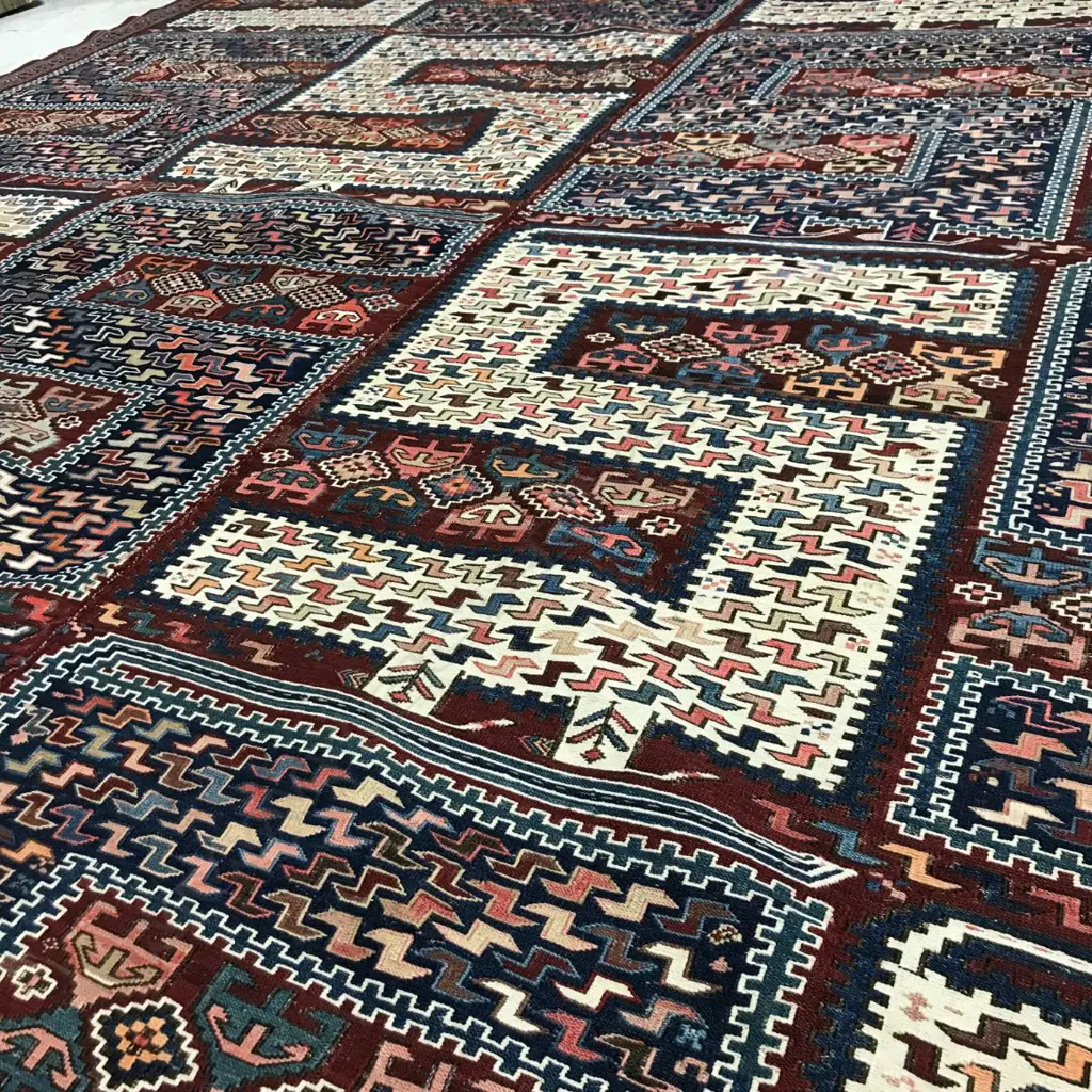 A Verni (so-called Zili), Karabakh flatweave. Late 19thC. 278 x 224cm. Image 1++