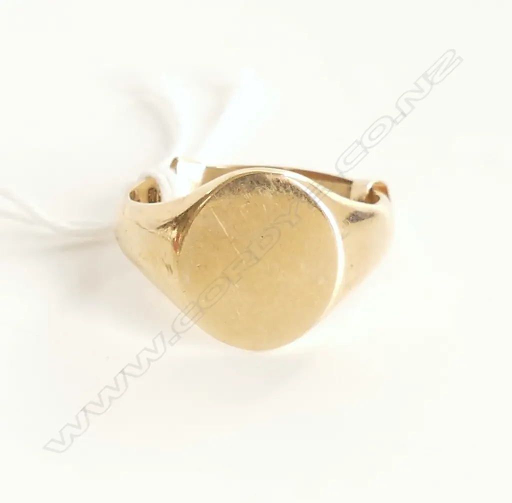 9CT GOLD SIGNET RING 5.39gm  SIZE S 1/2 Image 1++