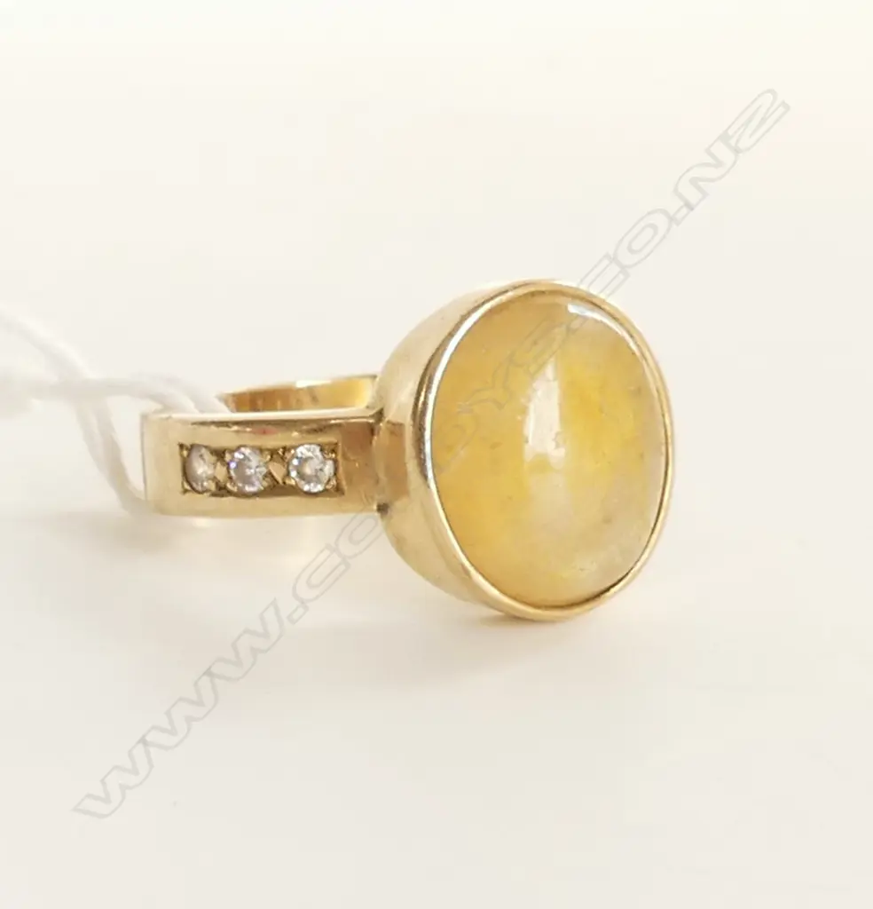 9ct & AMBER ? HEAVY DRESS RING 6.85gms Image 1++
