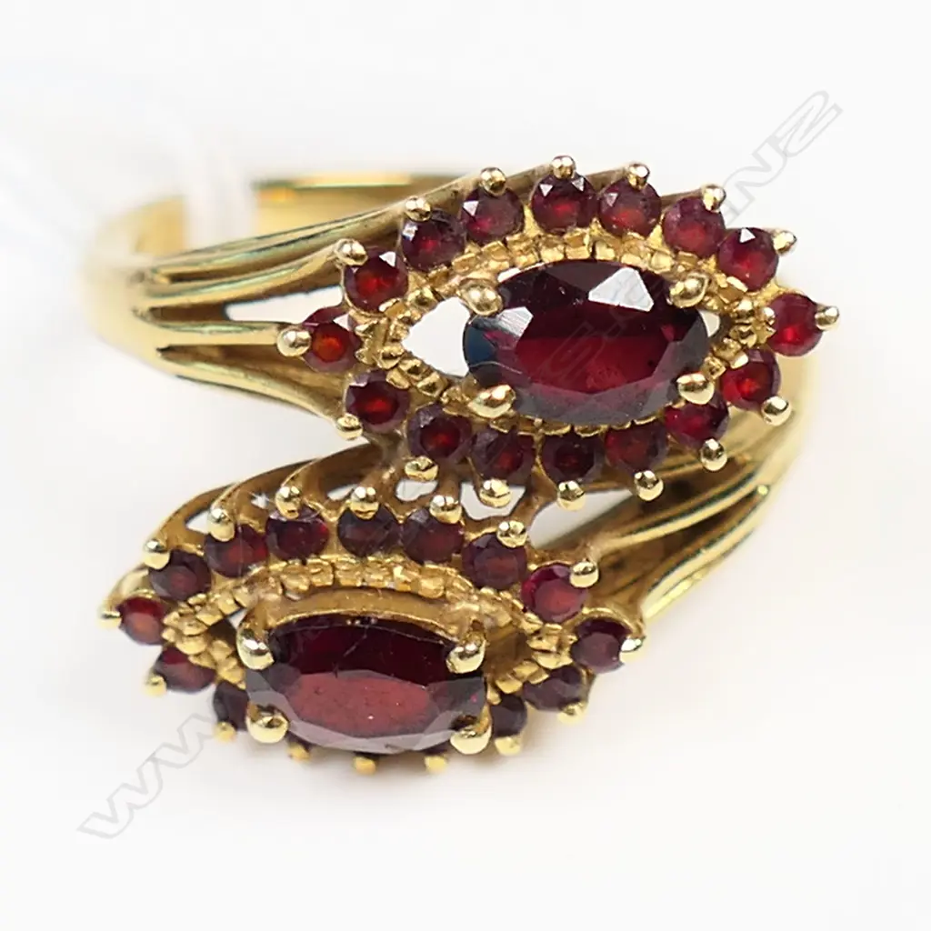 9CT GOLD GARNET TWIST RING SIZE N 1/2 Image 1++