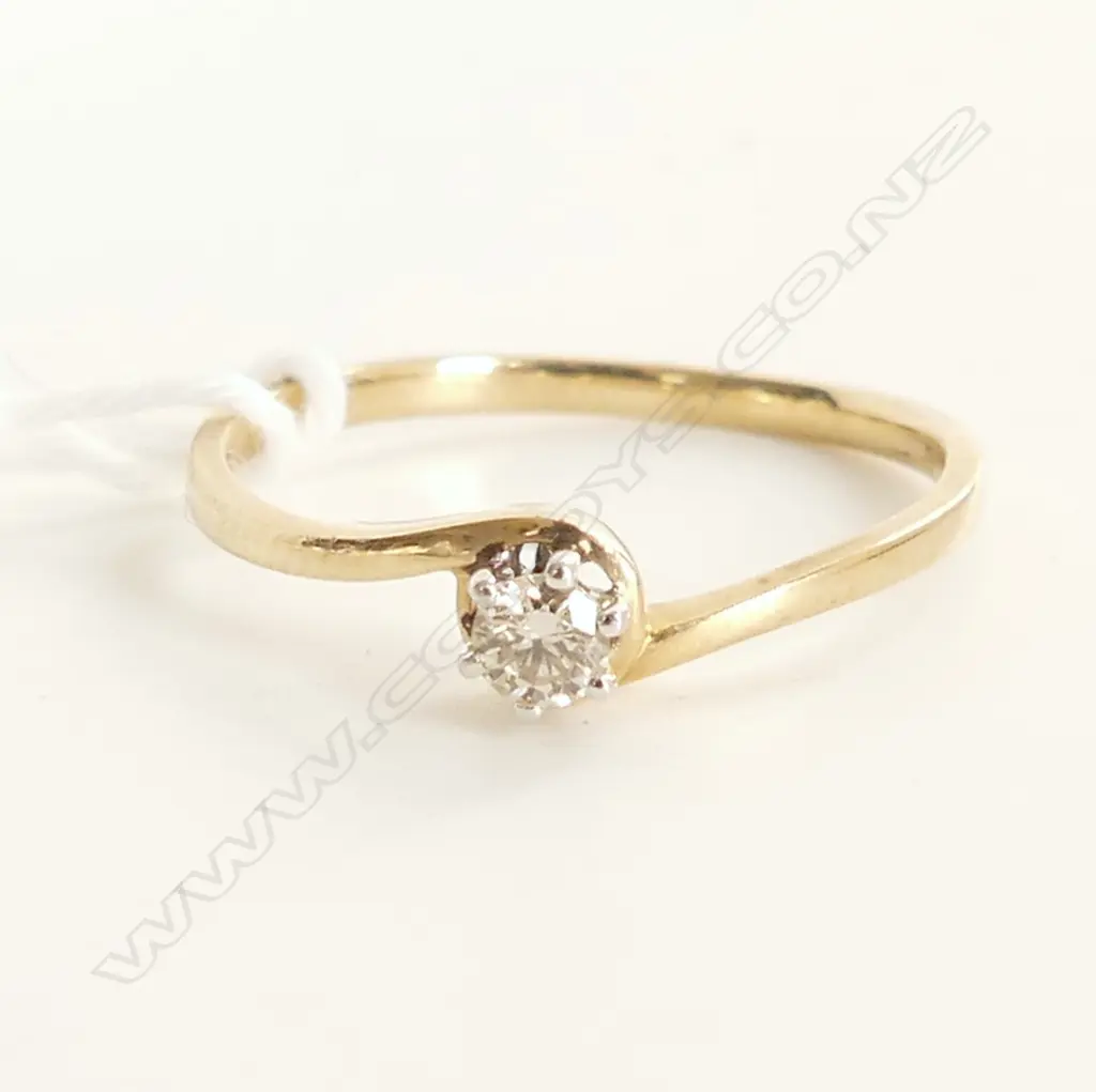 9CT YELLOW GOLD DIAMOND SOLITAIRE RING 1.24gms Image 1++