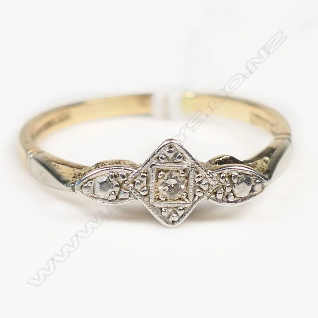 ESTATE 9CT AND DIAMOND RING SIZE S Image 1++