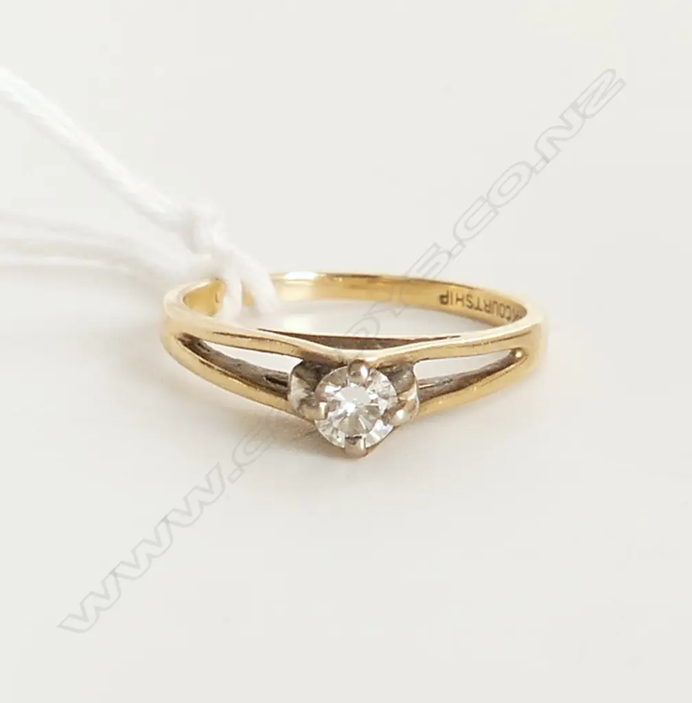 14K GOLD SOLITAIRE DIAMOND RING 2.1gms SIZE L Image 1++
