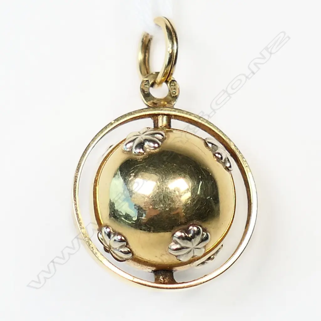 18CT GOLD SPINNING BALL PENDANT 4.64gm Image 1++