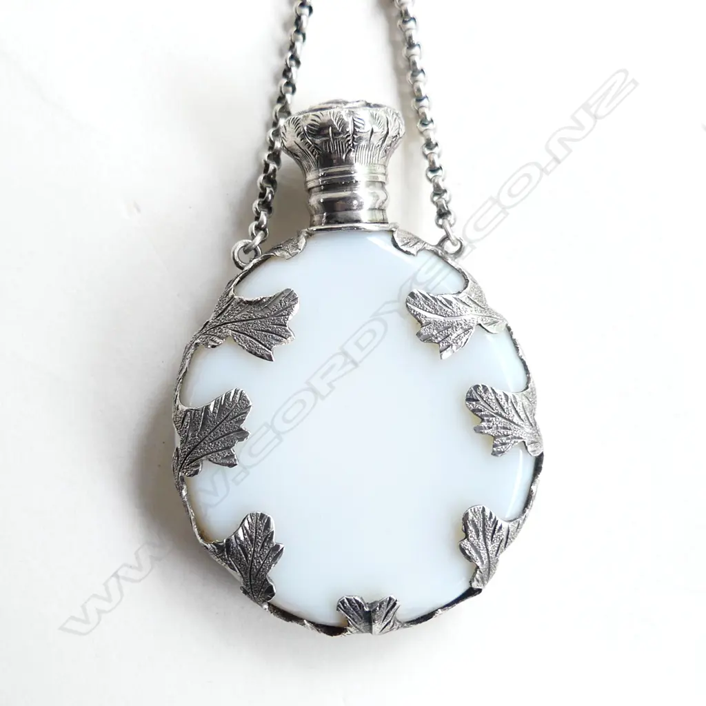 VINTAGE SILVER & MILK GLASS PERFUME BOTTLE ON SILVER CHAIN Image 1++
