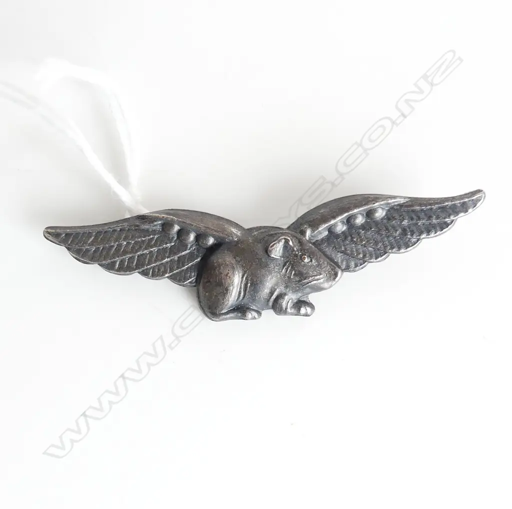 WWII RAF GUINEA PIG CLUB BADGE (see long description) Image 1++