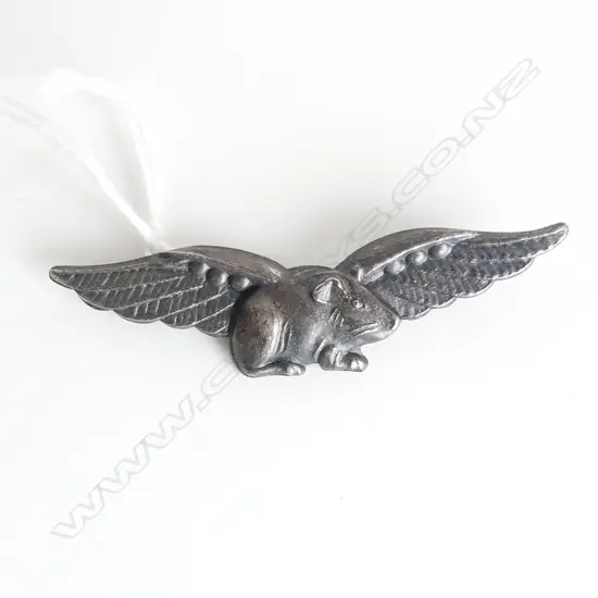 WWII RAF GUINEA PIG CLUB BADGE (see long description)